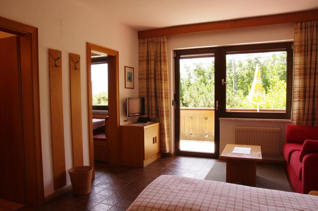 Appartements Oberpefohl Parcines Ruang foto